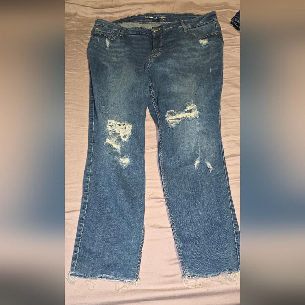 Old Navy Distressed Super Skinny Jeans